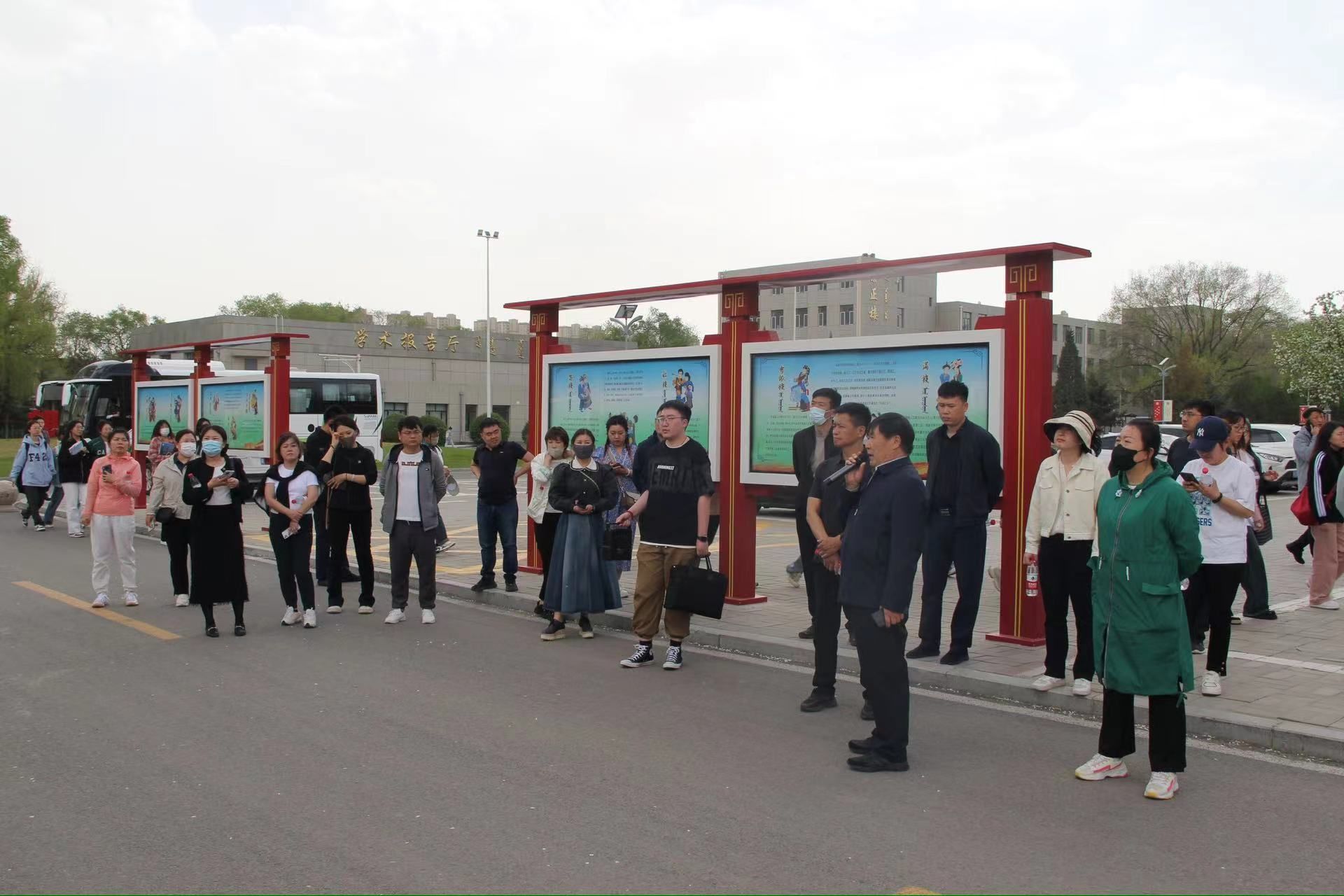 延吉市民族宗教局考察团来米乐官网考察