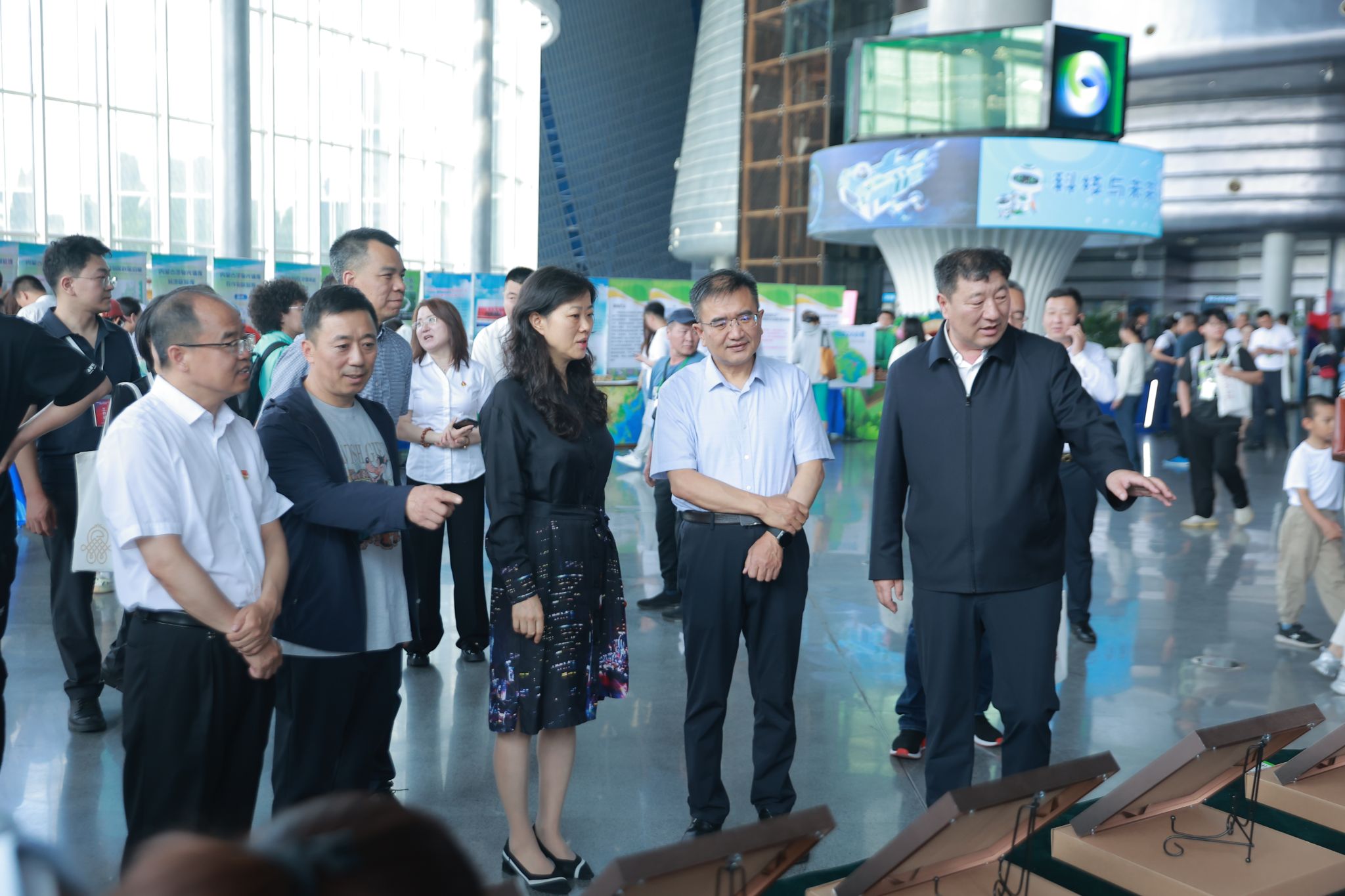 米乐官网参加“石榴籽e起来——中华民族共同体体验”科创宣展活动