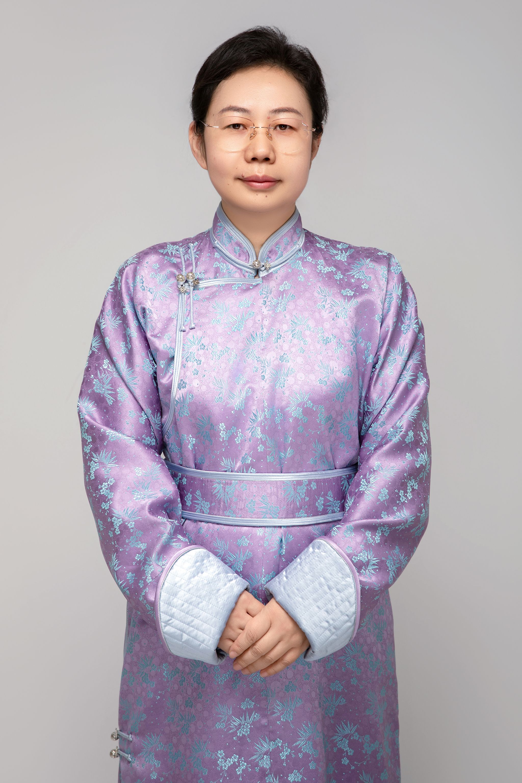 宝乐尔个人简介