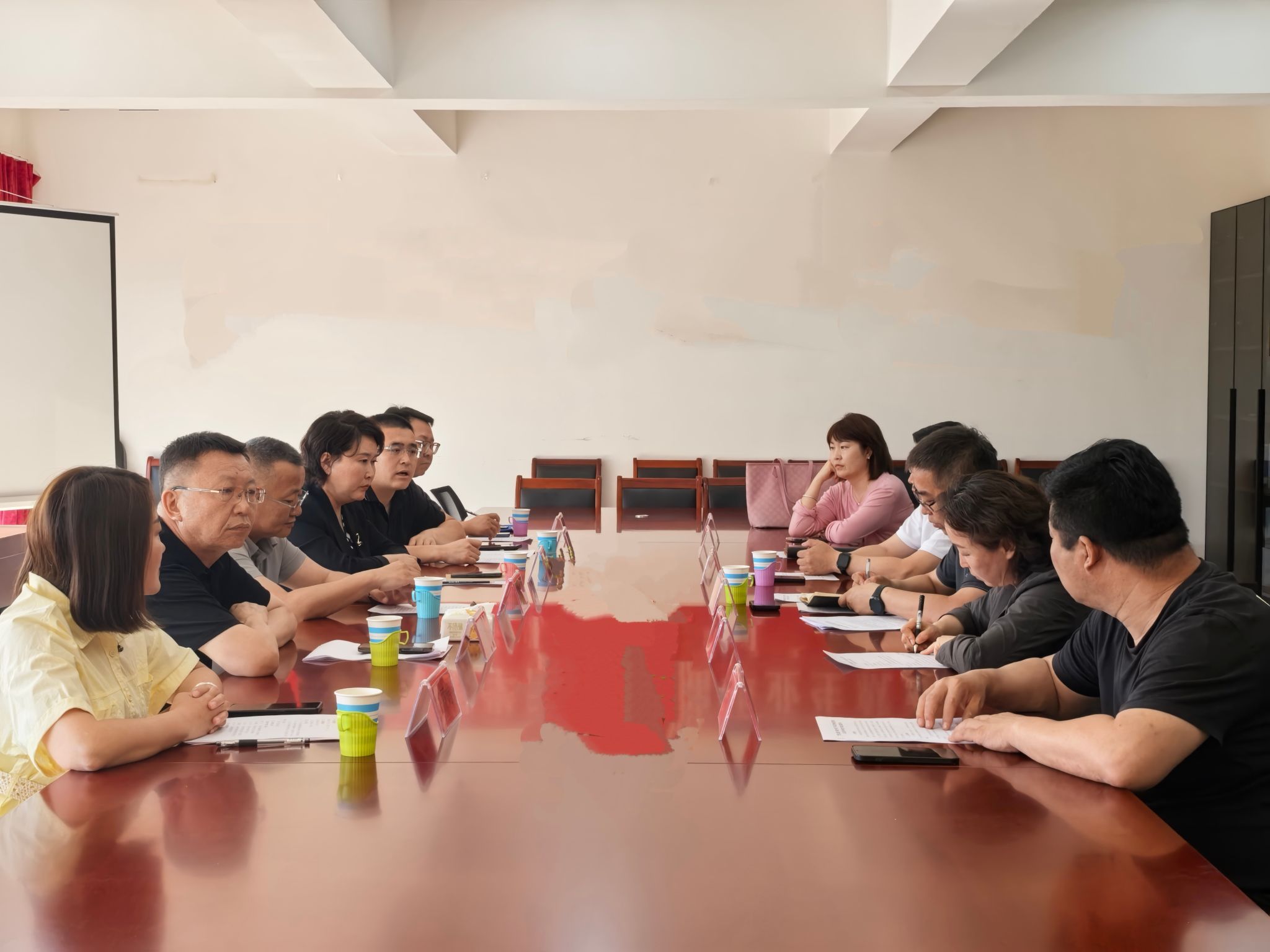 音乐与舞蹈学院与乌拉特中旗人民政府校地合作洽谈会成功举行