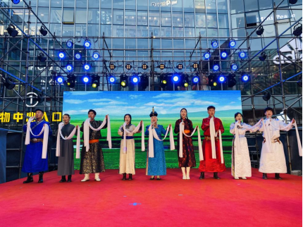 唱响红色情怀 舞动爱党之情——MILE米乐集团开展迎“七一”主题党日活动暨校园乌兰牧骑走进新城区文艺演出